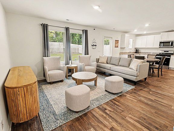 4th image of 6558 Creek Cir