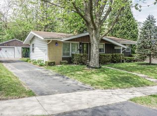 2122 Irving Pl, Waukesha, WI 53188