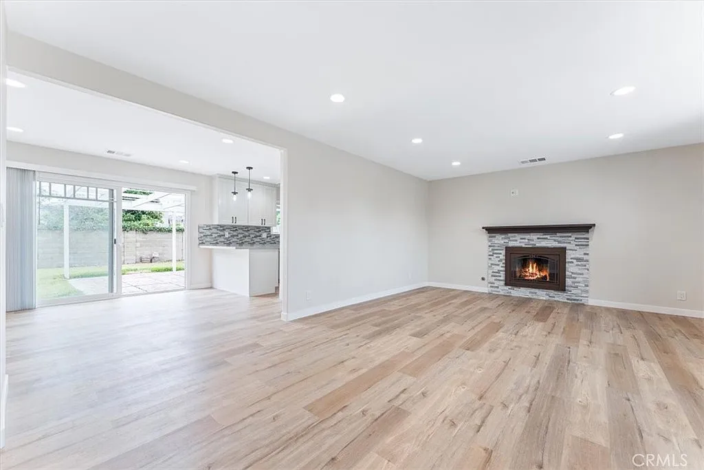 3 bed, 1146 sqft, $4,495 — Photo 4