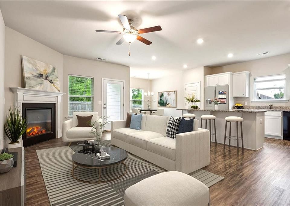 1st image of 25 Kenneth Dr