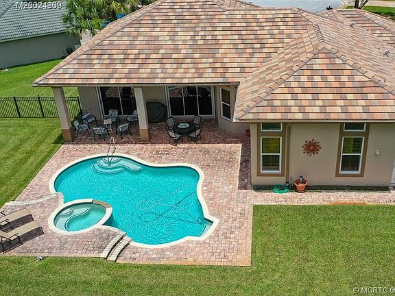 3rd image of 5025 SW Melrose Ct