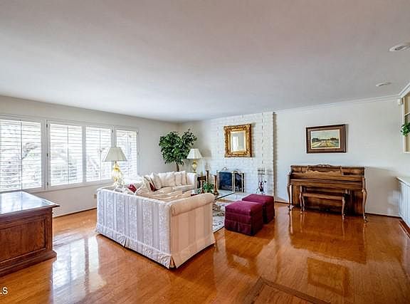3rd image of 3860 Karen Lynn Dr