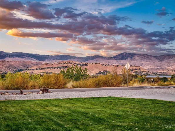 4803 N Mountain View Dr, Boise, ID 83704