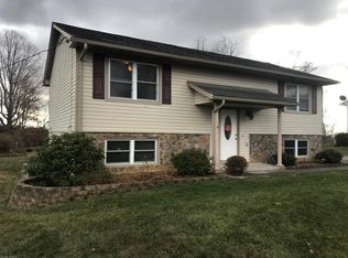 4042 Bains Chapel Rd, Radford, VA 24141