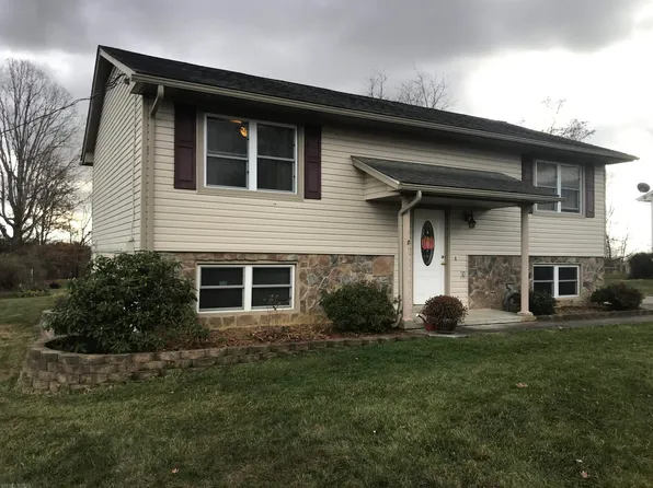 4042 Bains Chapel Rd, Radford, VA 24141