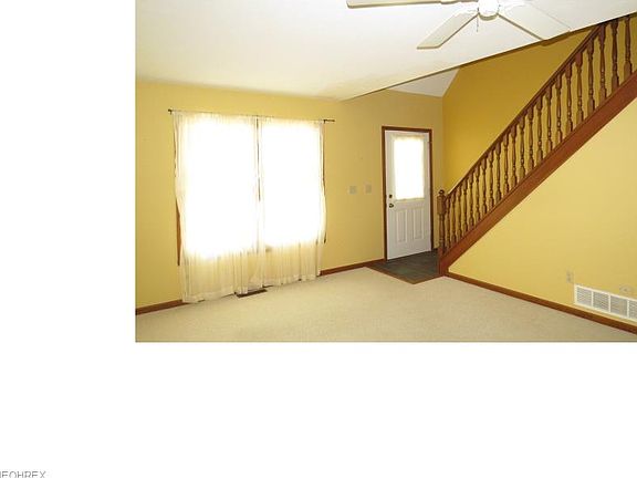 5th image of 102 Squires Ct