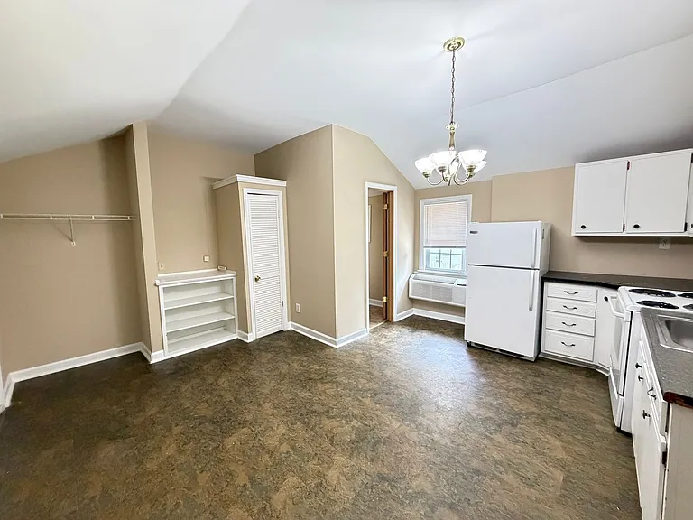 538 Lilly Ave — Photo 4
