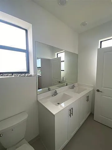 575 NE 208th Ter #575 — Photo 38