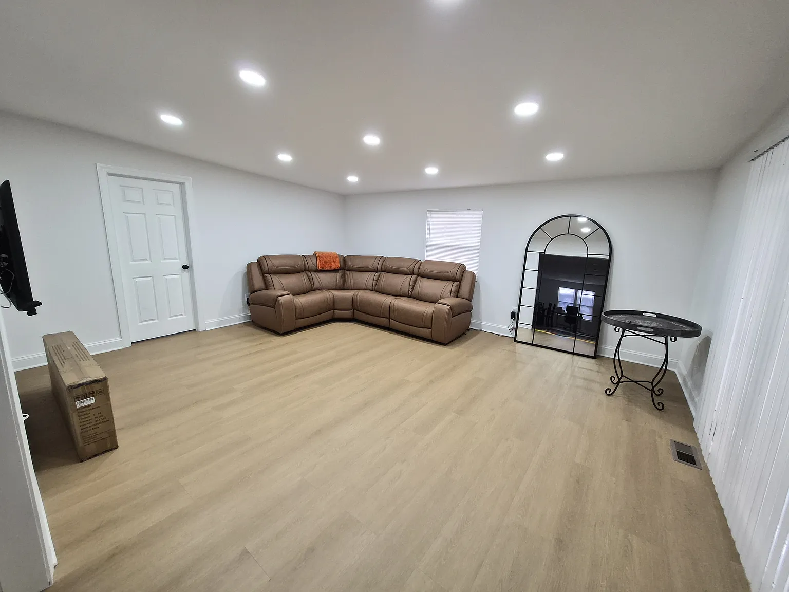 3129 Lugine Ave — Photo 3