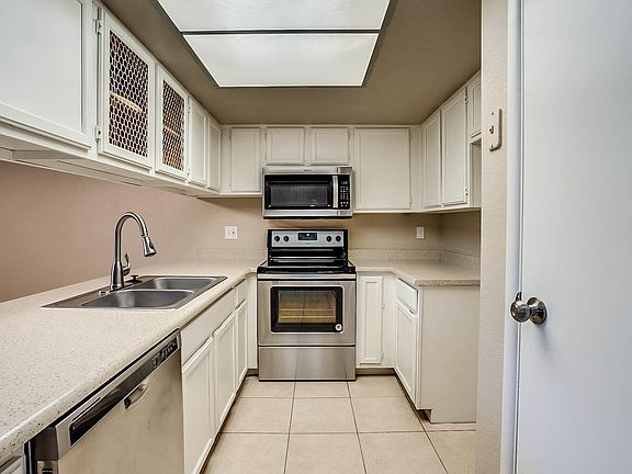3rd image of 18811 N 19th Ave APT 1021