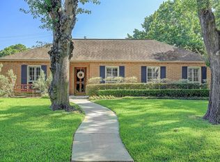 6147 Meadow Lake Ln, Houston, TX 77057