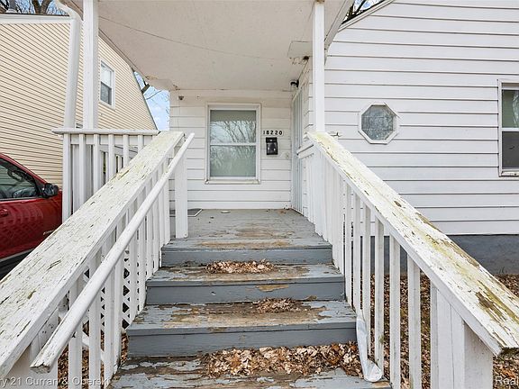 2nd image of 18220 Stout St