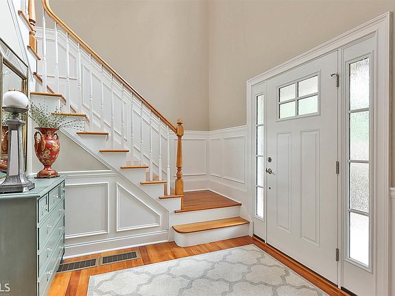 2nd image of 90 Berlin Ct