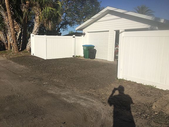 3rd image of 421 Granada St