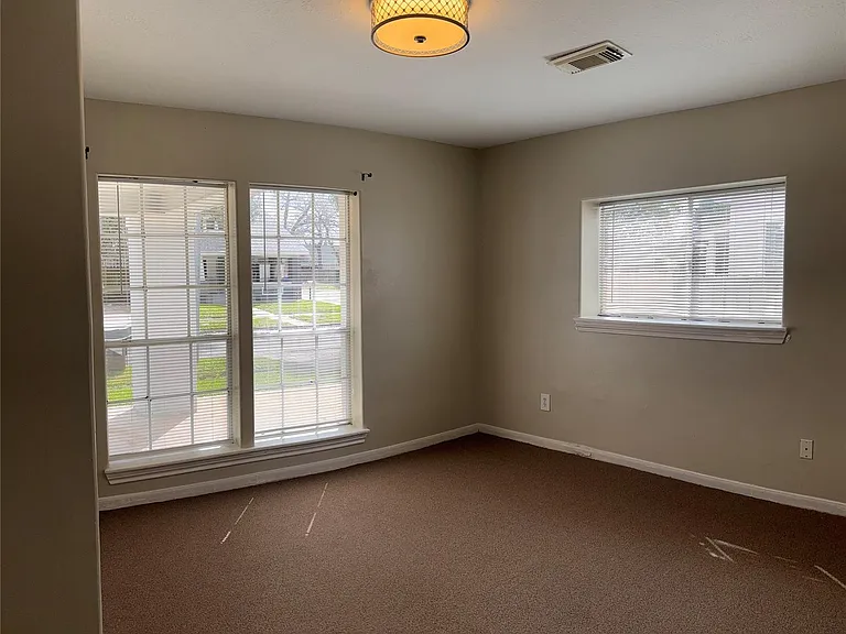 2340 Cumberland St — Photo 15