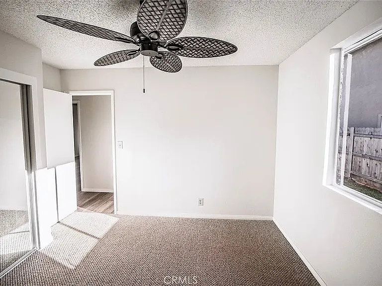 116 E Lewis St #B — Photo 17