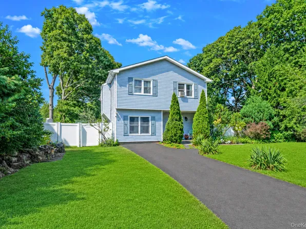 37 Main Avenue, Mastic, NY 11950
