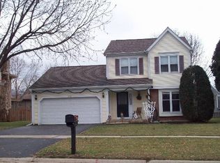 912 Montana Dr, Cary, IL 60013