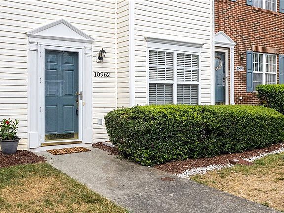 2nd image of 10962 Pendragon Pl