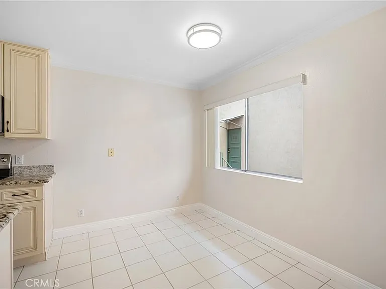121 Sinclair Ave #206 — Photo 9