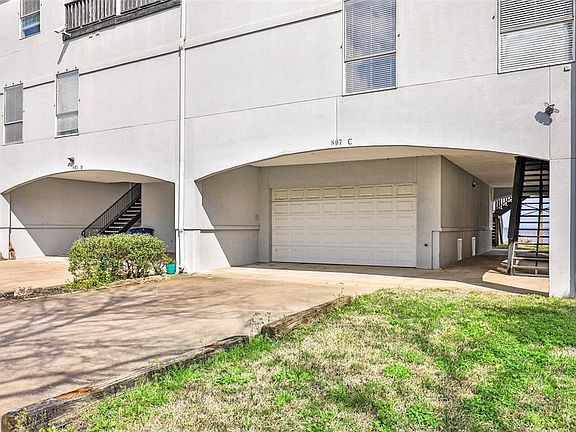 5th image of 807 Bay Ave #C