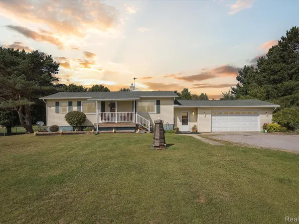 8260 Birch Run Rd, Millington, MI 48746