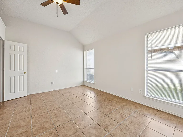 1602 Develon Dr — Photo 15