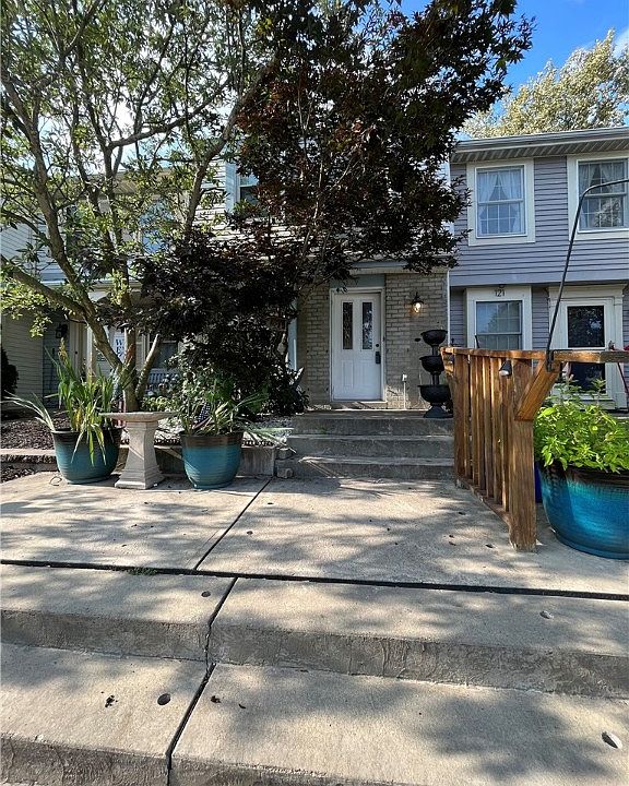 1st image of 119 Cambria Hill Dr