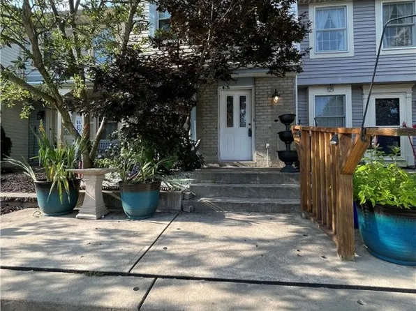 119 Cambria Hill Dr E, Tarentum, PA 15084