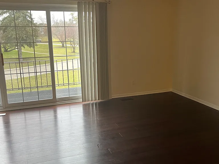 468 Fox Hills Dr S #6 — Photo 10
