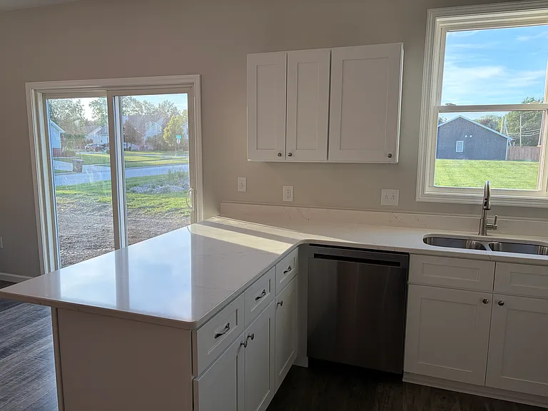 2819 Goldenrod Ln — Photo 4