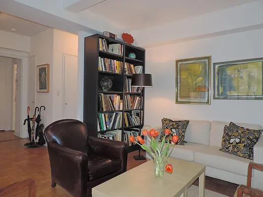Rented by essential NEW YORK Real Estate | media 8