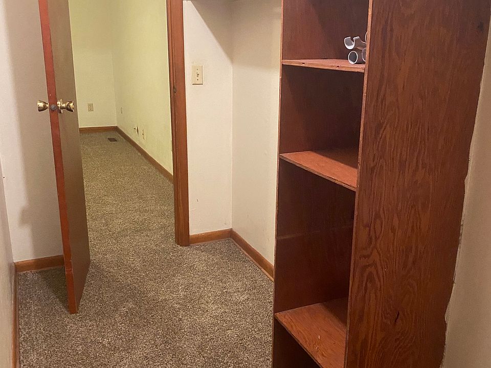 walk-in closet off of bedroom