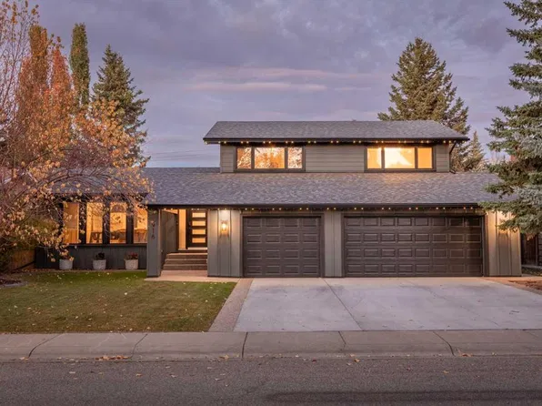 916 W Lake Placid Dr SE, Calgary, AB T2J 4C2
