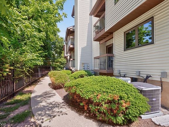 4th image of 3624 Royce Ct