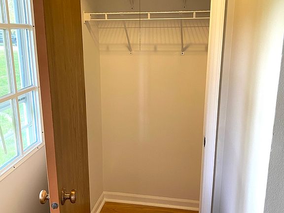 4th image of 414 Ashwood Ct