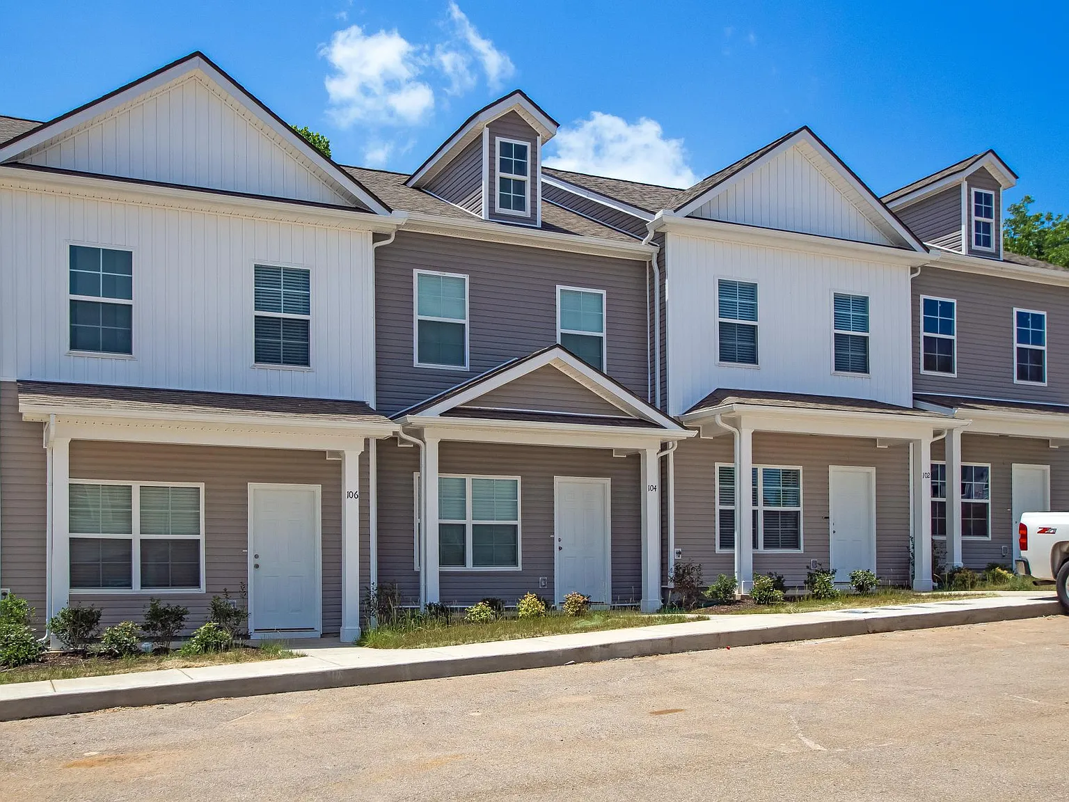 2 bed, 2.5 bath, 1076 sqft, $1,595 — Photo 3