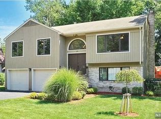 22 7th St, Cresskill, NJ 07626