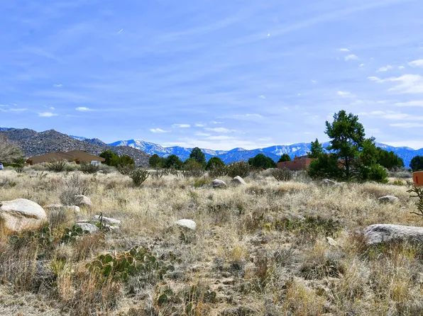 681 Black Hawk Dr NE, Albuquerque, NM 87122