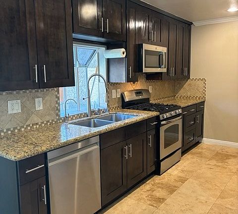 5th image of 214 Teague Dr