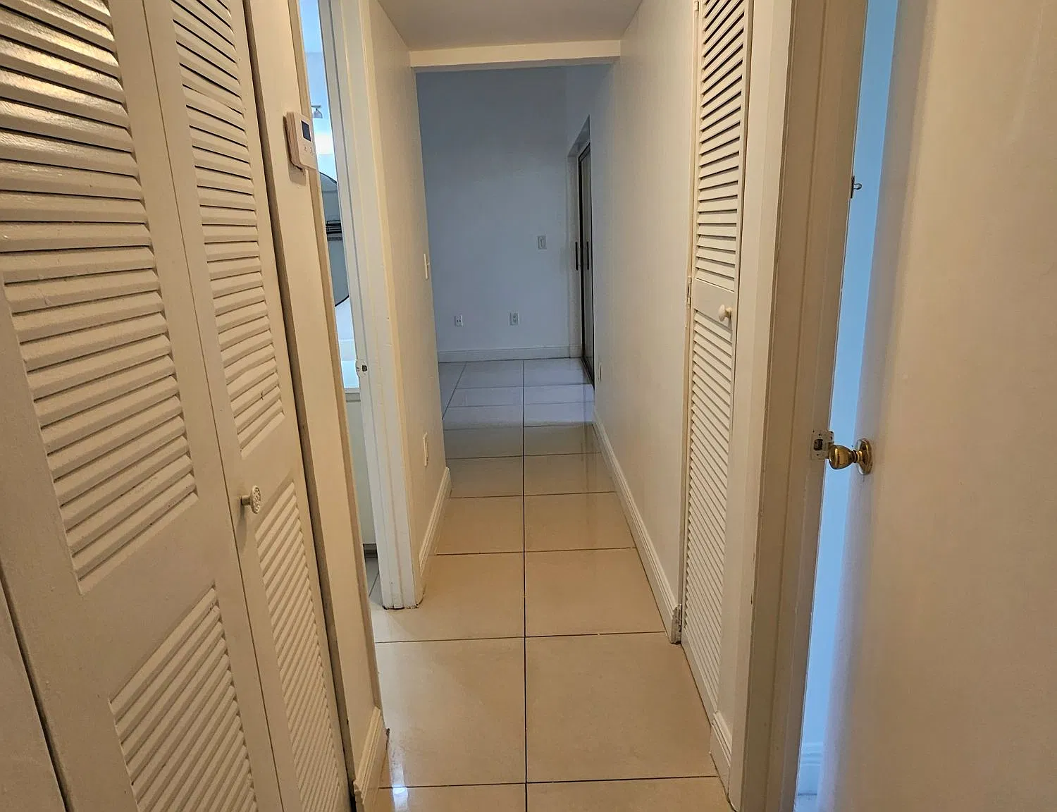 2 bed, 1000 sqft, $2,200 — Photo 4