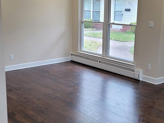 2nd image of 1341 W Farnum Ave #1341