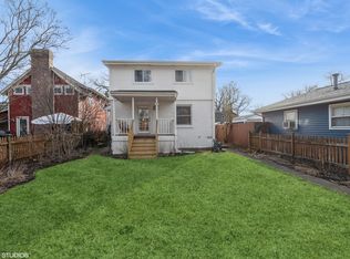 795 N Shore Dr, Crystal Lake, IL 60014