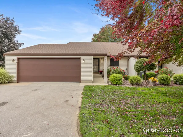 4853 Meadowview Ct #25, Hudsonville, MI 49426