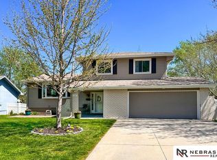 1127 Laport Dr, Papillion, NE 68046