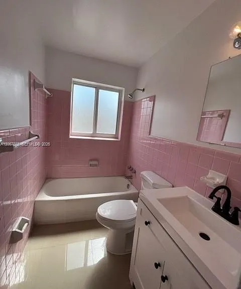 949 W Kalmia Dr #B1-B4 — Photo 11