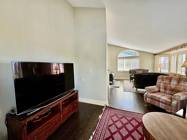 315 Bayview St — Photo 25