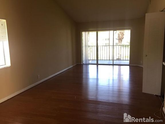 2nd image of 1162 The Pointe Dr