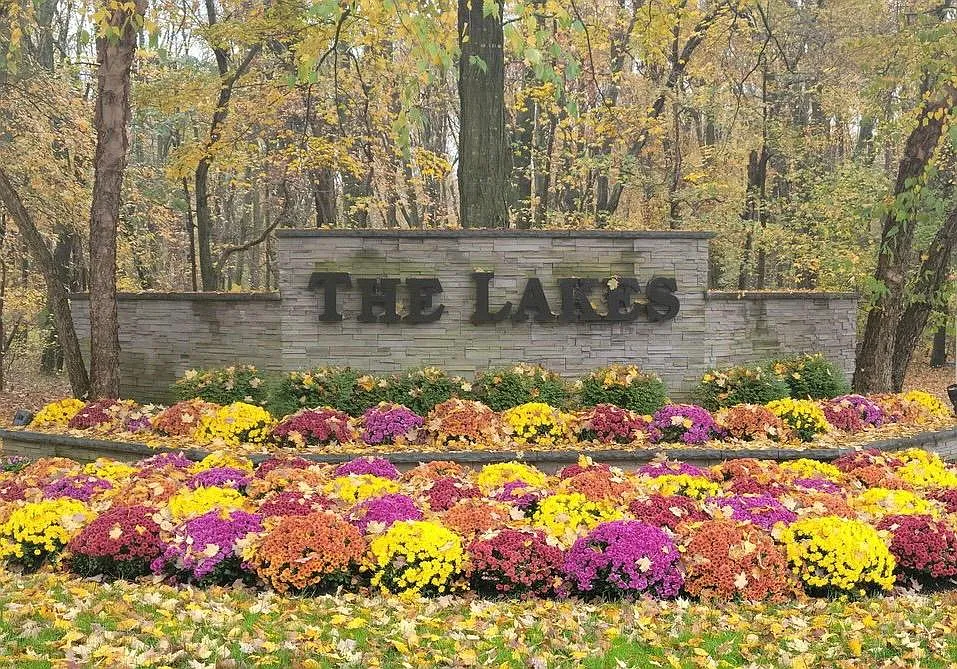 2 bed, 1100 sqft, $2,390 — Photo 2
