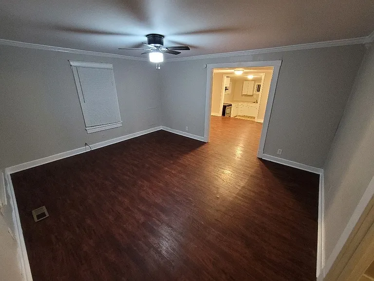 657 James Ave — Photo 16